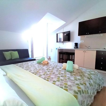 Guesthouse Cecilia 2 Malinska Dış mekan fotoğraf
