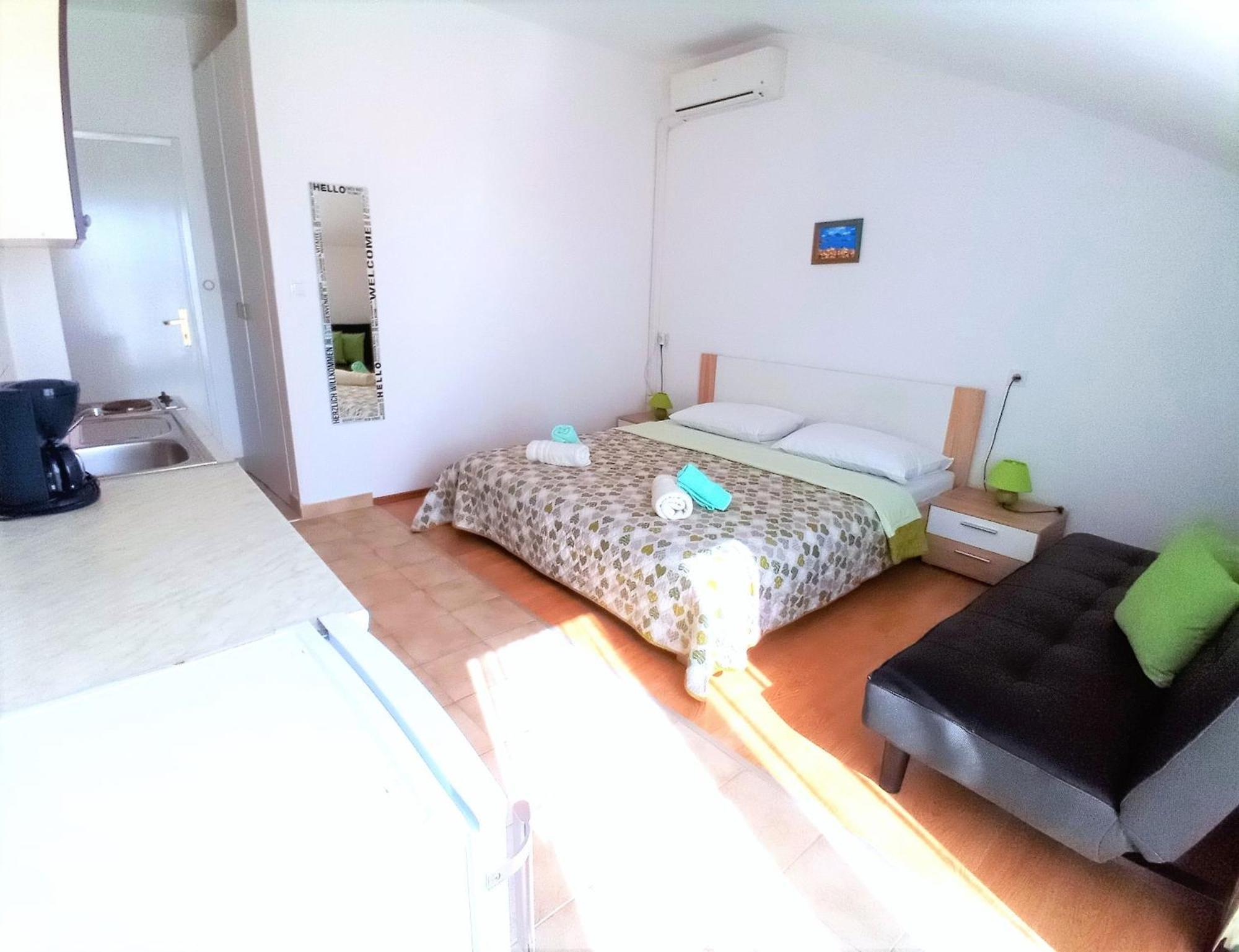 Guesthouse Cecilia 2 Malinska Dış mekan fotoğraf