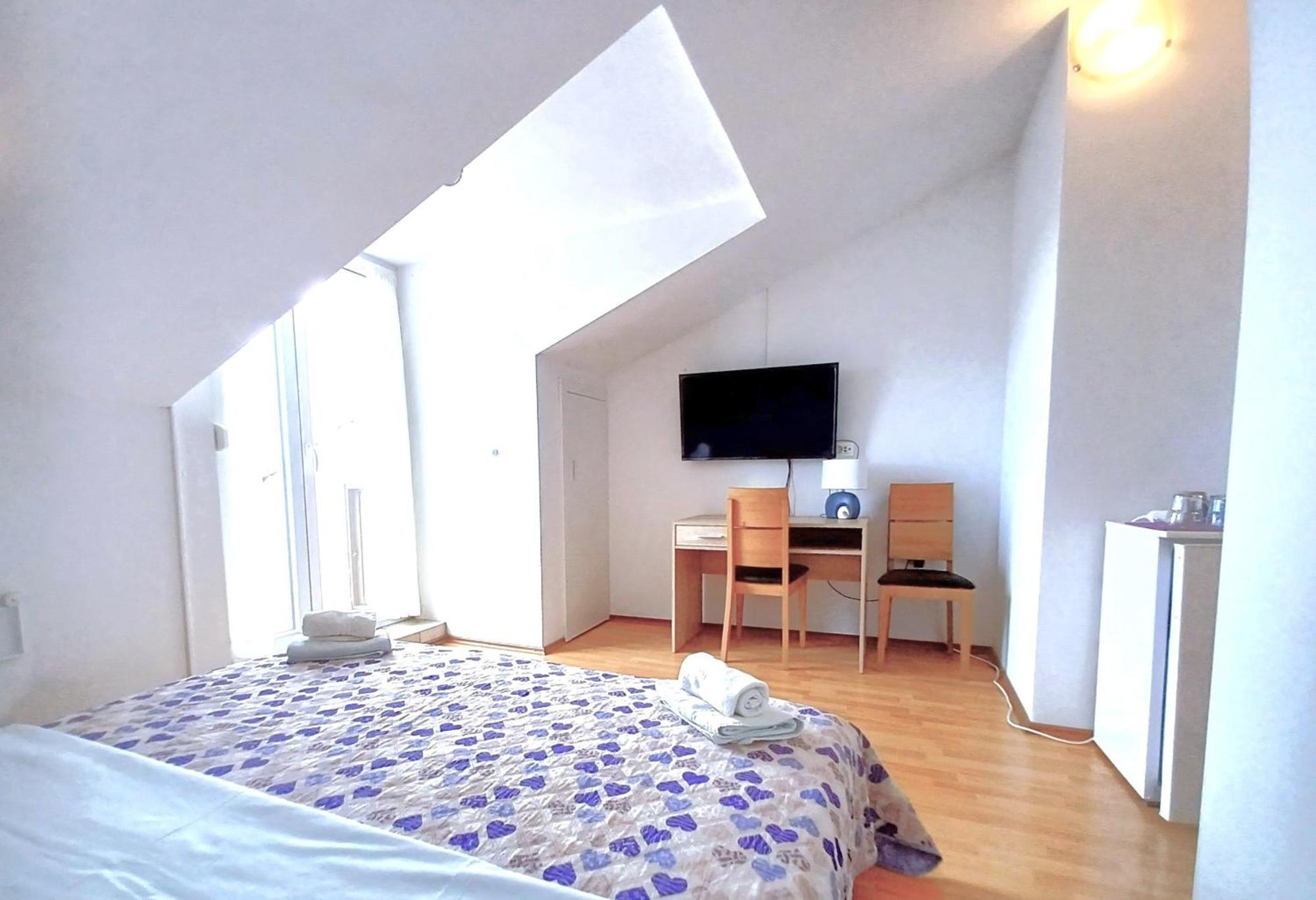 Guesthouse Cecilia 2 Malinska Dış mekan fotoğraf